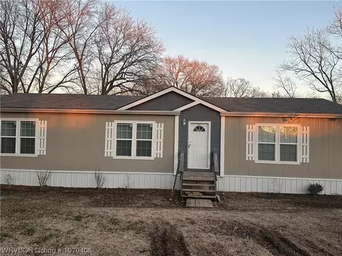 611 S Cedar Ave, Van Buren, AR 72956
