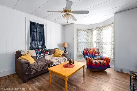 Living - 415 17th St, Fort Smith, AR 72901 photo 1 of 5