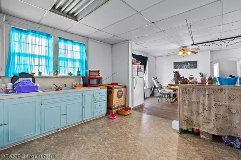 Kitchen - 415 17th St, Fort Smith, AR 72901 photo 3 of 3