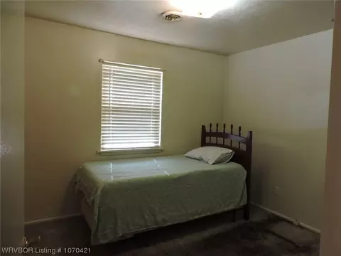 Bedroom - 1611 Magnolia Dr, Fort Smith, AR 72908 photo 1 of 2