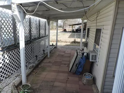 Exterior - 1611 Magnolia Dr, Fort Smith, AR 72908 photo 3 of 7