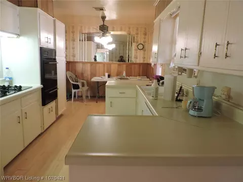 Kitchen - 1611 Magnolia Dr, Fort Smith, AR 72908 photo 2 of 5
