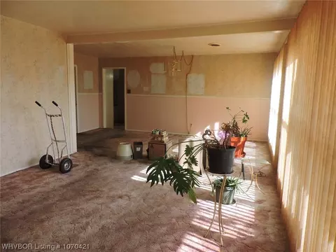 Living - 1611 Magnolia Dr, Fort Smith, AR 72908 photo 2 of 2