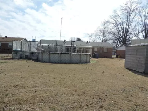 Exterior - 1611 Magnolia Dr, Fort Smith, AR 72908 photo 6 of 7