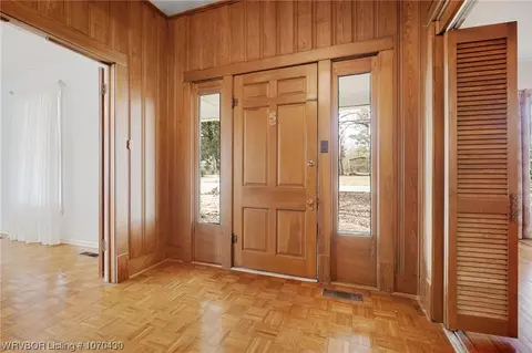 Entry Way - 712 N 3rd St, Ozark, AR 72949 photo 2 of 5