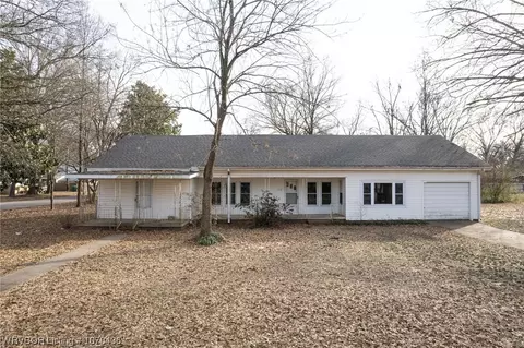 310 E Creek Ave, Sallisaw, OK 74955
