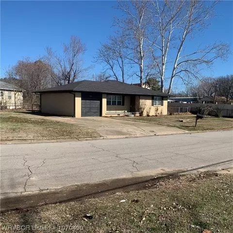 1021 Cedar Ln, Fort Smith, AR 72908