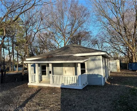 203 S 15th St, Van Buren, AR 72956