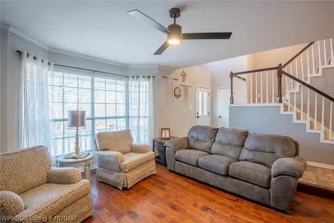 Living - 3524 Coventry Ln, Fort Smith, AR 72908 photo 3 of 4