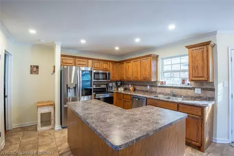 Kitchen - 3524 Coventry Ln, Fort Smith, AR 72908 photo 3 of 3