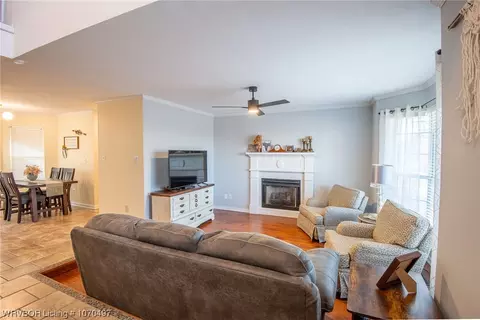Living - 3524 Coventry Ln, Fort Smith, AR 72908 photo 2 of 4