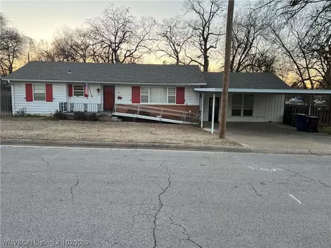 2100 Wolfe Ln, Fort Smith, AR 72901