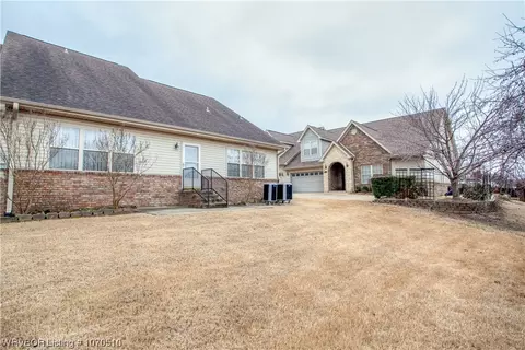 Exterior - 4002 Logan Ln, Fort Smith, AR 72903 photo 7 of 13