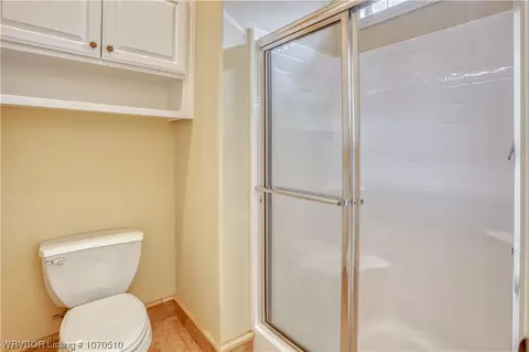 Bath - 4002 Logan Ln, Fort Smith, AR 72903 photo 4 of 7