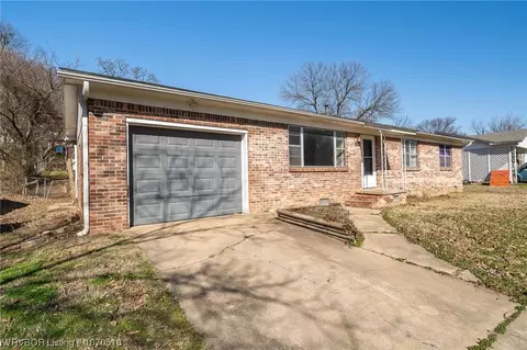 Exterior - 2615 Memphis St, Fort Smith, AR 72901 photo 3 of 15
