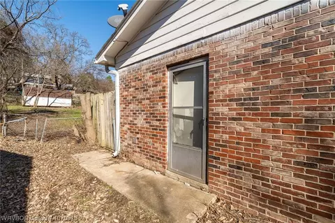 Exterior - 2615 Memphis St, Fort Smith, AR 72901 photo 14 of 15