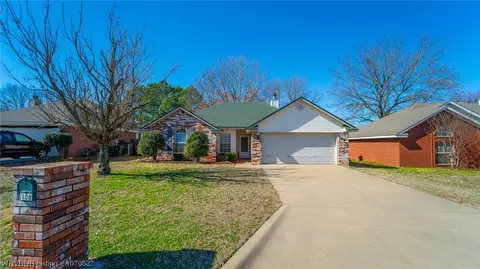 Exterior - 6108 Sandy Parker Ct, Fort Smith, AR 72916 photo 2 of 9