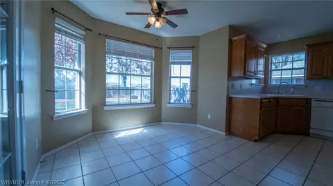 Living - 6108 Sandy Parker Ct, Fort Smith, AR 72916 photo 3 of 3