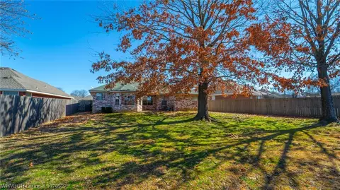 Exterior - 6108 Sandy Parker Ct, Fort Smith, AR 72916 photo 8 of 9