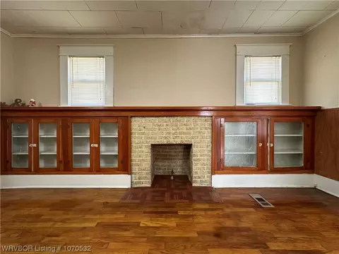 Living - 917 N 18th, Fort Smith, AR 72901 photo 5 of 5