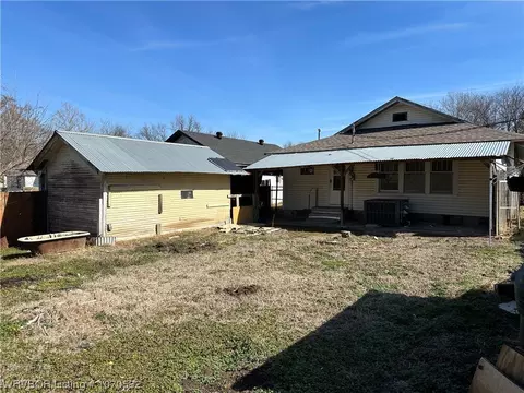 Exterior - 917 N 18th, Fort Smith, AR 72901 photo 4 of 10
