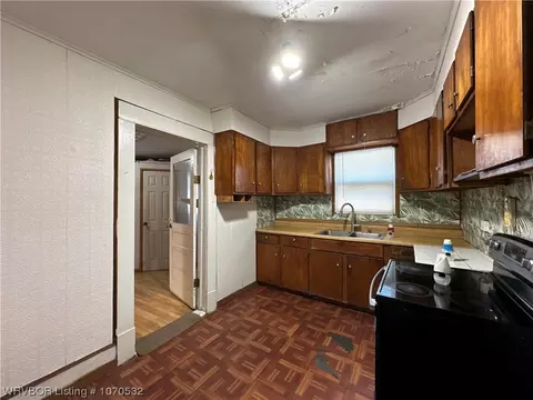 Kitchen - 917 N 18th, Fort Smith, AR 72901 photo 1 of 6