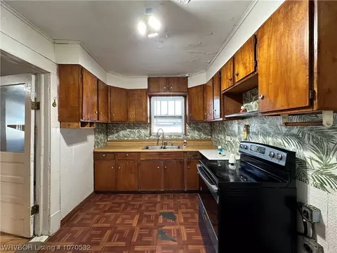 Kitchen - 917 N 18th, Fort Smith, AR 72901 photo 4 of 6
