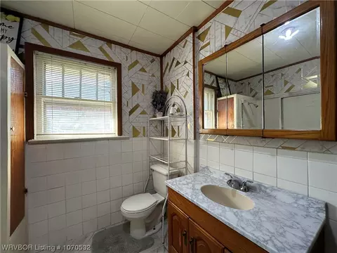 Bath - 917 N 18th, Fort Smith, AR 72901 photo 1 of 4
