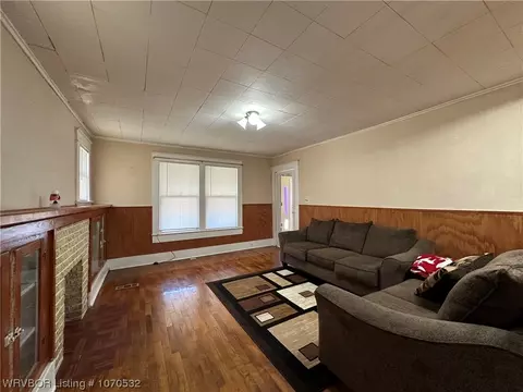 Living - 917 N 18th, Fort Smith, AR 72901 photo 3 of 5