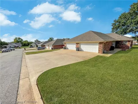 10801085109011101120 Grinnel Cir, Greenwood, AR 72936