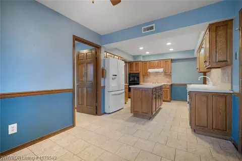 Kitchen - 3113 Ramsgate Way, Fort Smith, AR 72908 photo 6 of 7