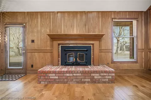 Living - 3113 Ramsgate Way, Fort Smith, AR 72908 photo 2 of 4