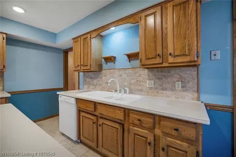Kitchen - 3113 Ramsgate Way, Fort Smith, AR 72908 photo 5 of 7