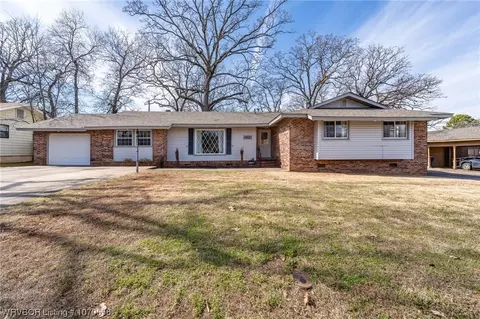 3214 S 40th St, Fort Smith, AR 72903