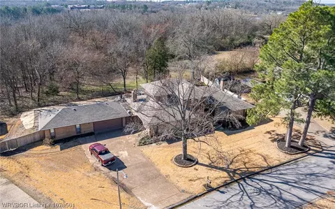 View/Area - 10728 Hunters Point Rd, Fort Smith, AR 72903 photo 1 of 4