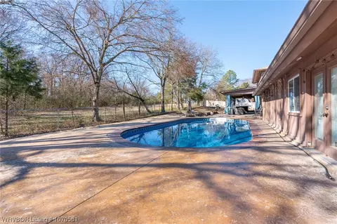 Exterior - 10728 Hunters Point Rd, Fort Smith, AR 72903 photo 9 of 11