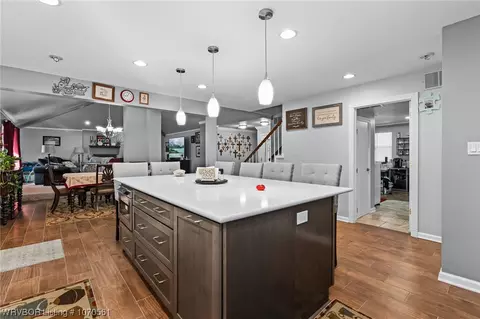 Kitchen - 10728 Hunters Point Rd, Fort Smith, AR 72903 photo 2 of 7