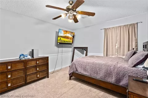 Bedroom - 10728 Hunters Point Rd, Fort Smith, AR 72903 photo 5 of 8