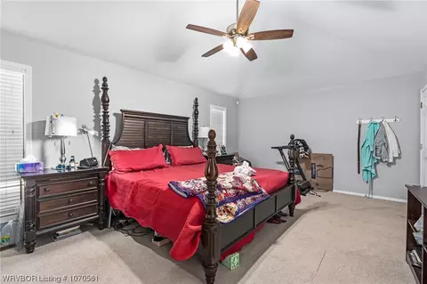 Bedroom - 10728 Hunters Point Rd, Fort Smith, AR 72903 photo 2 of 8
