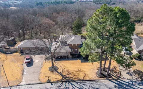 View/Area - 10728 Hunters Point Rd, Fort Smith, AR 72903 photo 2 of 4