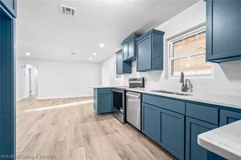Kitchen - 2514 S 57th St, Fort Smith, AR 72903 photo 3 of 4