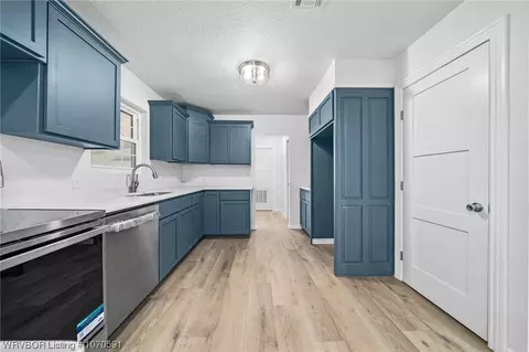 Kitchen - 2514 S 57th St, Fort Smith, AR 72903 photo 2 of 4
