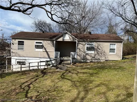 1424 S 12th St, Fort Smith, AR 72901