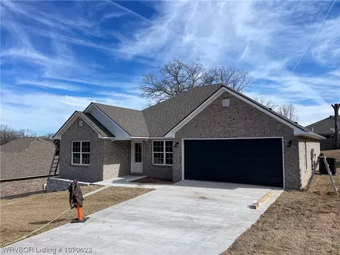 2000 Amy Ln, Van Buren, AR 72956