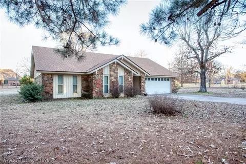 Exterior - 12300 Tennessee Cir, Fort Smith, AR 72916 photo 2 of 12
