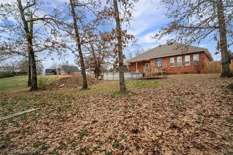 Exterior - 810 Karry Ln, Fort Smith, AR 72916 photo 7 of 13