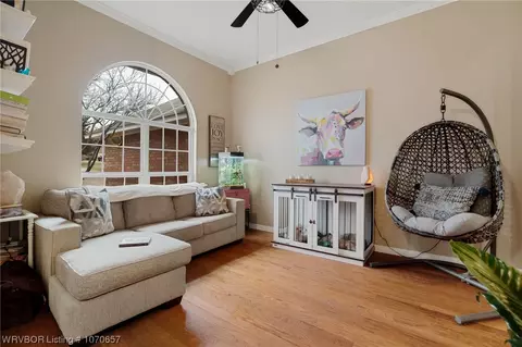 Living - 810 Karry Ln, Fort Smith, AR 72916 photo 5 of 6