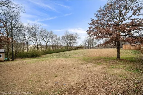 Exterior - 810 Karry Ln, Fort Smith, AR 72916 photo 9 of 13