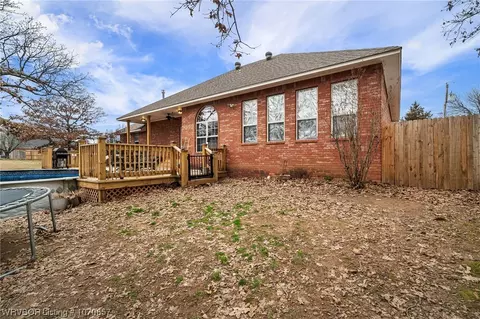 Exterior - 810 Karry Ln, Fort Smith, AR 72916 photo 6 of 13