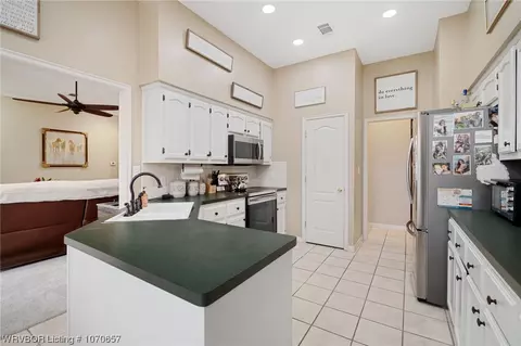 Kitchen - 810 Karry Ln, Fort Smith, AR 72916 photo 4 of 4